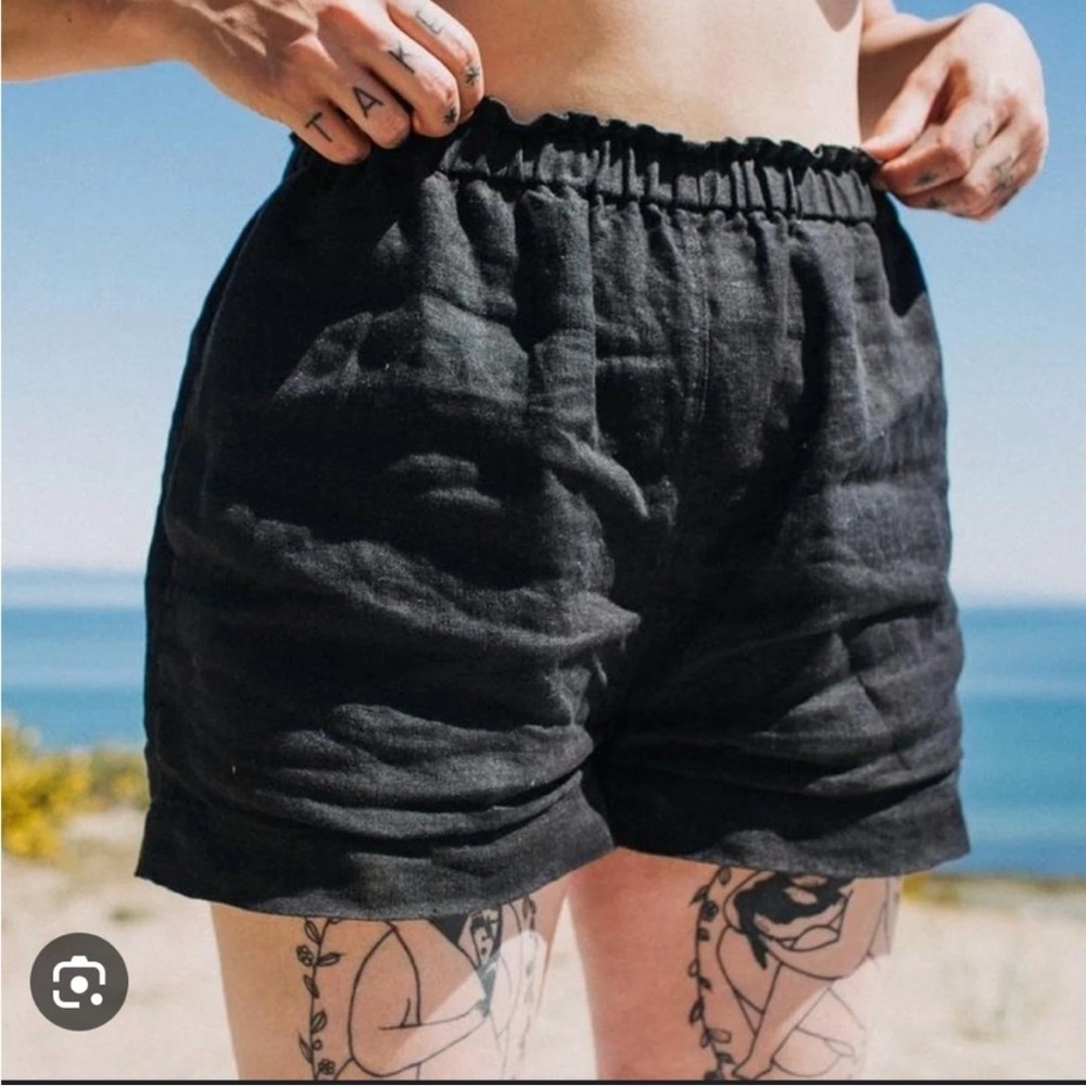 Shelter Eva Shorts in Green Size L